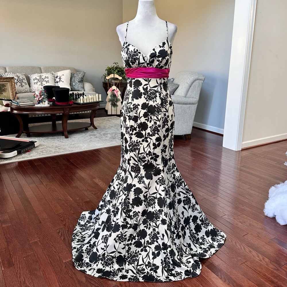 Vintage Cache Fuschia Black White Floral Puffy Princess Gown Dress
